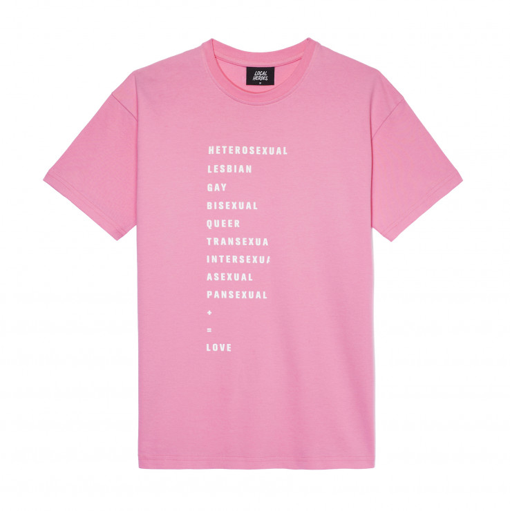 Różowy t-shirt z kolekcji #SEXEDPL x Local Heroes dostępny jest wyłącznie na showroom