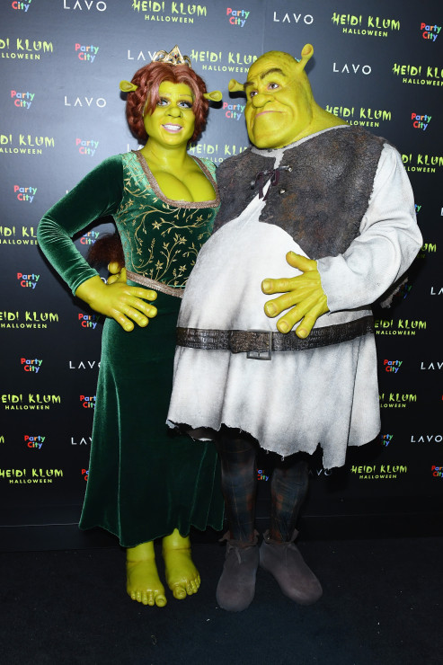 Ich kostiumy na Halloween 2018 zrobiły furorę! Heidi Klum przebrała się za Fionę, a Tom Kaulitz za Shreka.