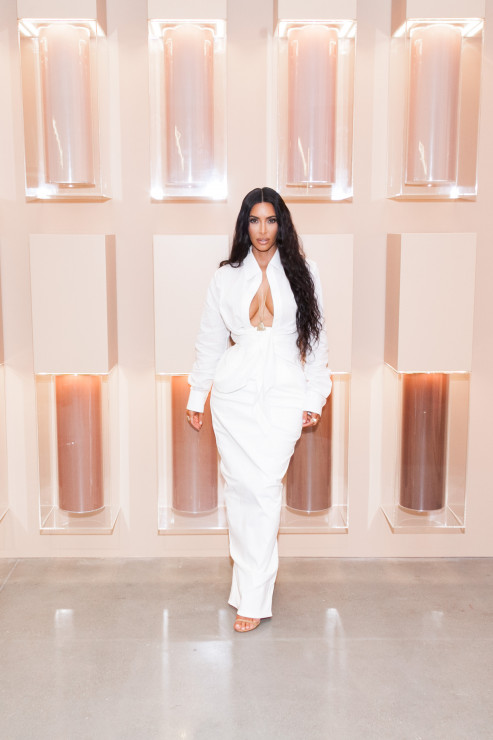 Kim Kardashian na evencie KKW Beauty w Los Angeles