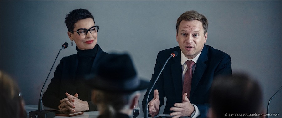 Maciej Stuhr w filmie „Sala samobójców. Hejter” wcielił się w kandydata na prezydenta Warszawy