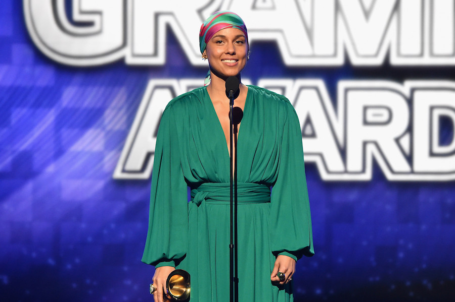 Alicia Keys jako pierwsza kobieta w roli gospodarza Grammy od 14 lat. I to bez makijażu