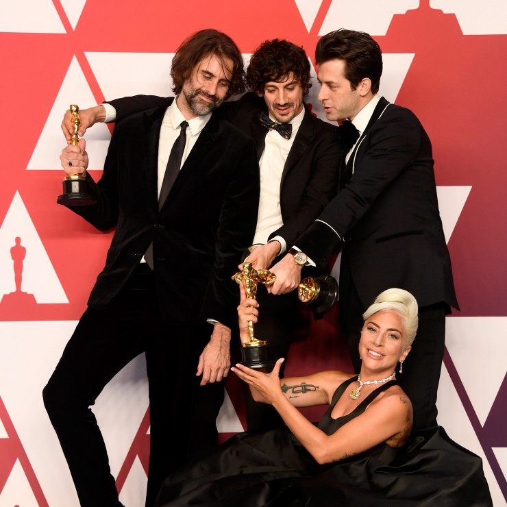 Oscary 2019: Lady Gaga statuetkę dla najlepszej piosenki odebrała wraz z Andrew Wyattem, Anthony'm Rossomando i Markiem Ronsonem.