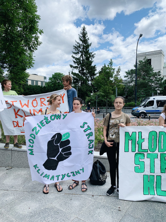 Pod Sejmem trwa Wakacyjny Strajk Klimatyczny!