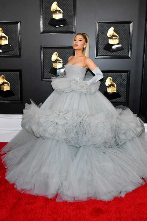 Grammy Awards 2020: Stylizacje gwiazd / Ariana Grande
