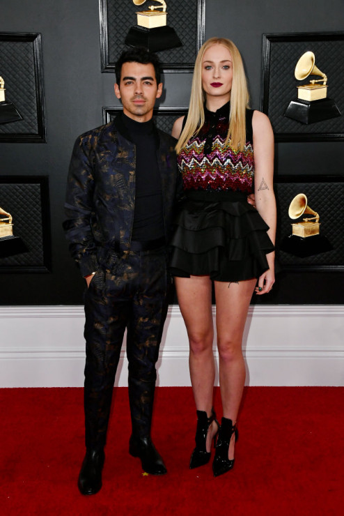 Grammy Awards 2020: Stylizacje gwiazd / Joe Jonas i Sophie Turner