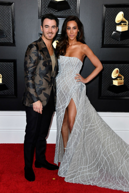 Grammy Awards 2020: Stylizacje gwiazd / Kevin i Danielle Jonas