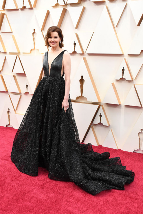 Oscary 2020: Kreacje gwiazd / Geena Davis w sukni Romona Keveža i biżuterii Chopard