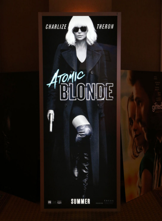 Plakat filmu „Atomic Blonde”