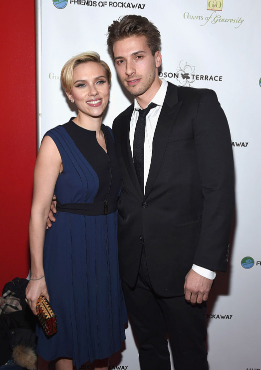 Scarlett i Hunter Johansson