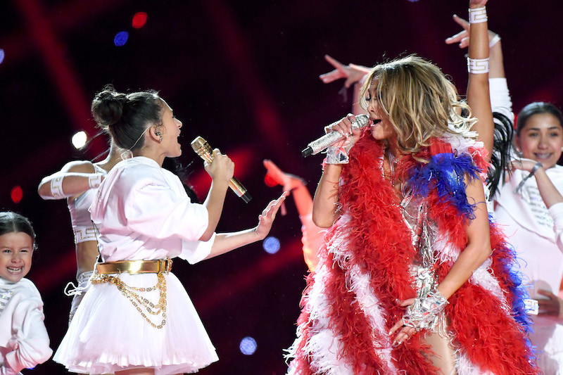 Super Bowl 2020: 11-letnia córka Jennifer Lopez pojawiła się na scenie!