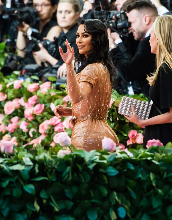 MET Gala 2019: Kim Kardashian i „wet look”.
