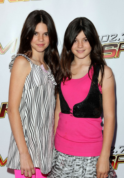 Kendall i Kylie Jenner w 2008 roku