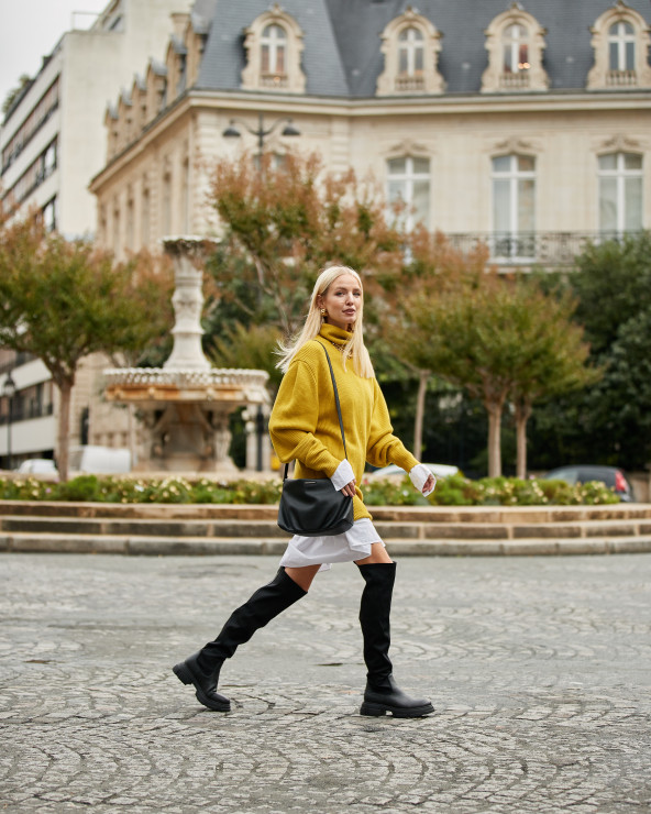 Leonie Hanne w butach CCC na Paris Fashion Week