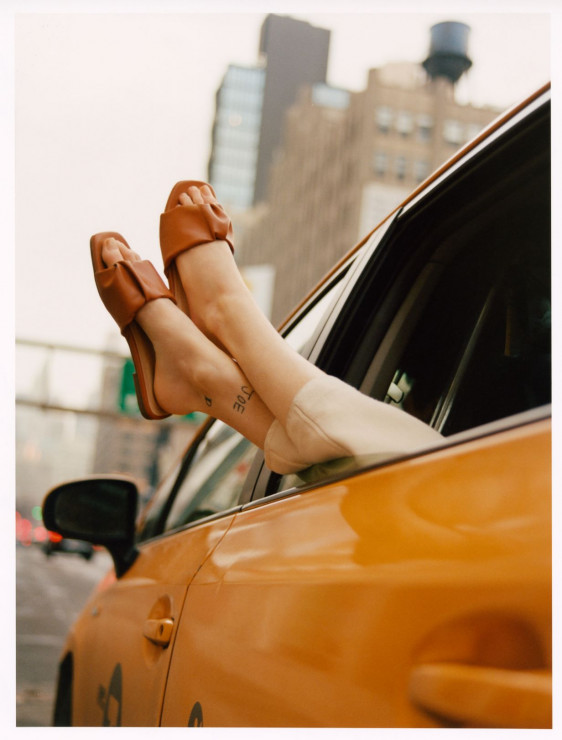 Jenny Fairy na ulicach Nowego Jorku, czyli nowy lookbook marki na wiosnę–lato 2021