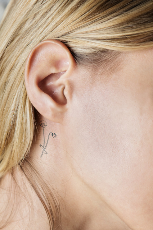 Tatuaż za uchem