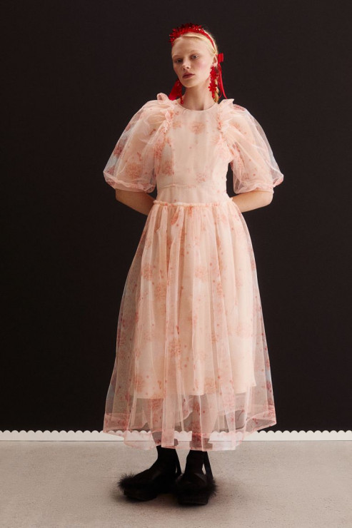 Sukienka H&M, 599,99 zł (przed rabatem)