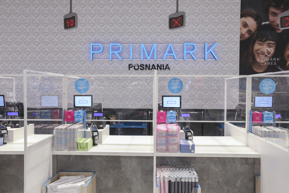 Wnętrze sklepu Primark w poznańskiej galerii Posnania.