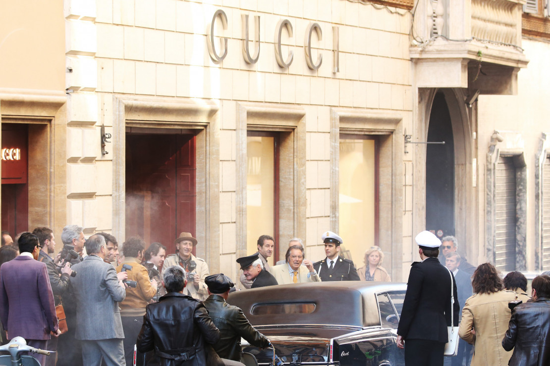 Zdjęcia z planu „House of Gucci” – historii morderstwa Maurizio Gucciego z Lady Gagą i Adamem Driverem w rolach głównych