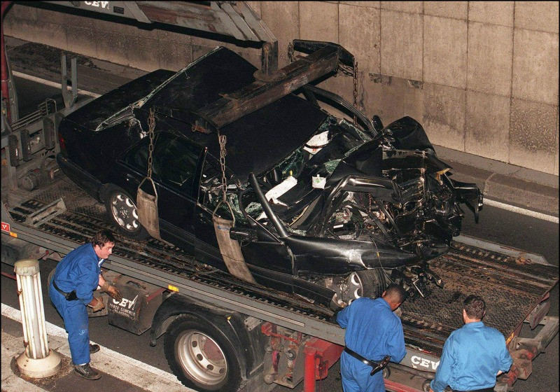 Księżna Diana - zdjęcia z wypadku