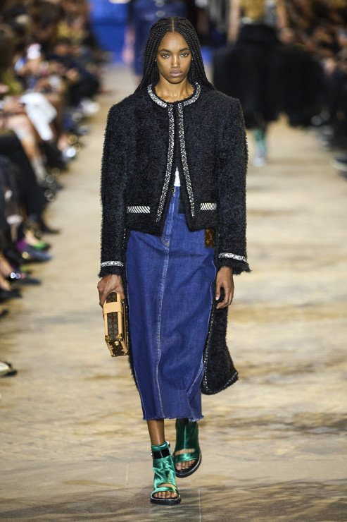 Pokaz Louis Vuitton na wiosnę-lato 2022 podczas Paris Fashion Week.
