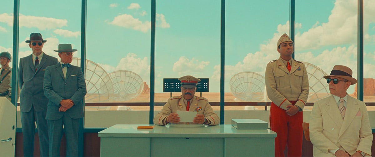 Kadr z filmu „Asteroid City”