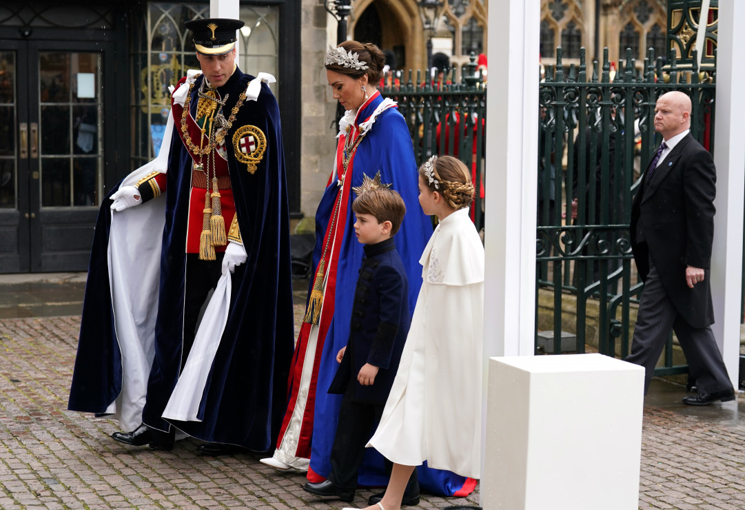 Dzieci Kate i Williama na koronacji Karola III