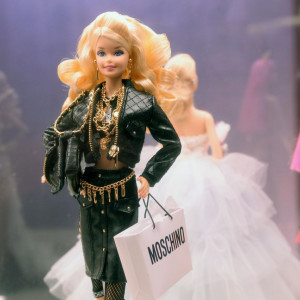 barbie-bez-wlosow-z-bielactwem-i-z-proteza-nowe-lalki-z-kolekcji-fashionistas