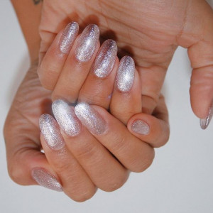 Diamond Aura Nails